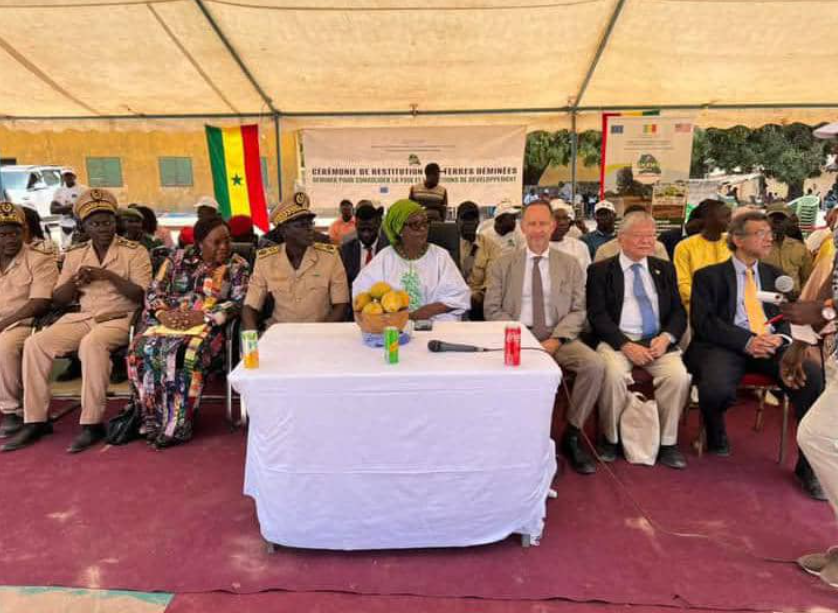Le mardi 20 mai 2025, le Ministre de l’Intégration africaine et des Affaires étrangères, SE Madame Yassine FALL, a effectué une visite à Ziguinchor, pour s’imprégner du Programme de Déminage humanitaire de la Casamance.